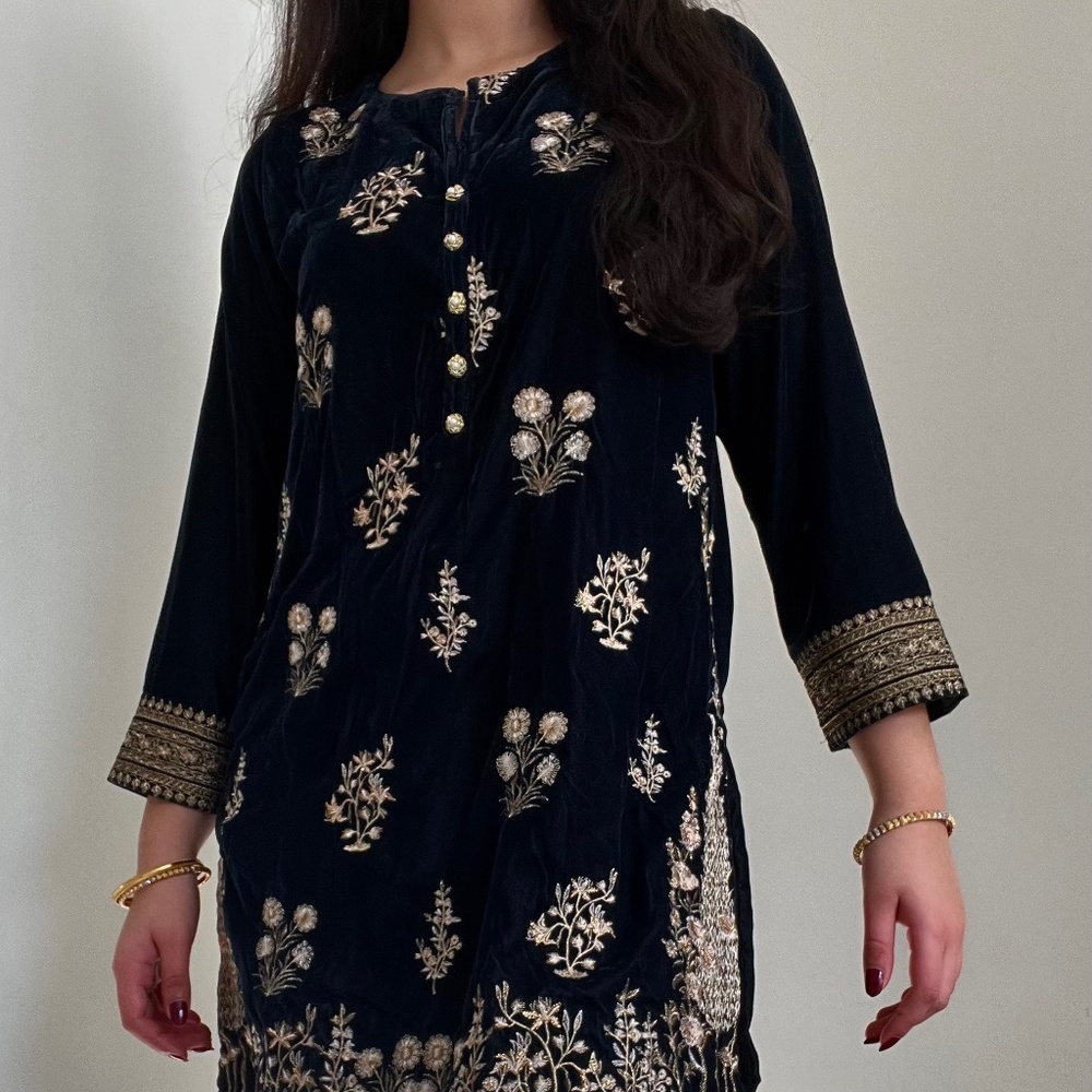 Velvet embroidered kurta/tunic